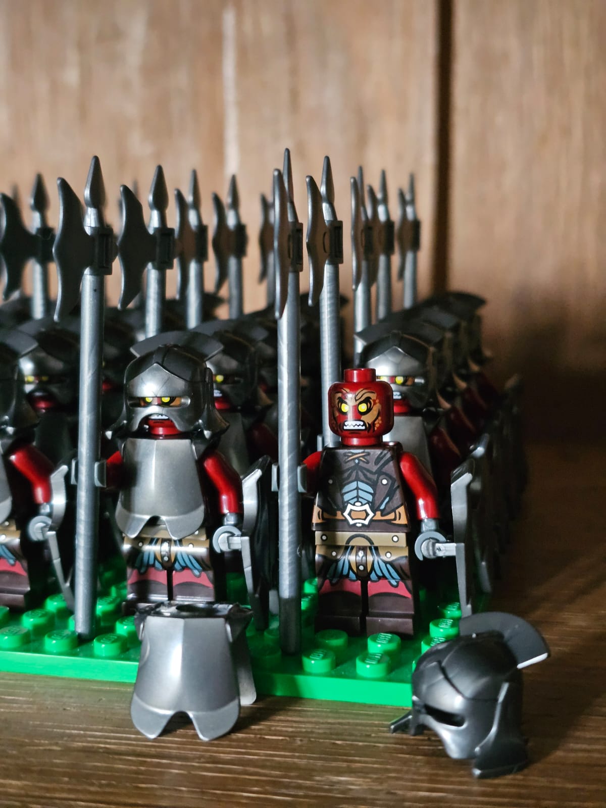 Uruk-hai Minifigure – Compatible Bricklink LOR022 – Ultra High Quality Army Building